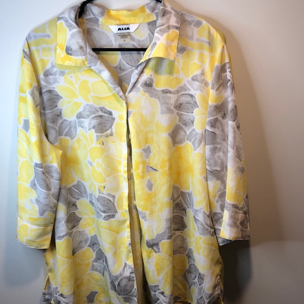 Alia Yellow and Gray Floral Top